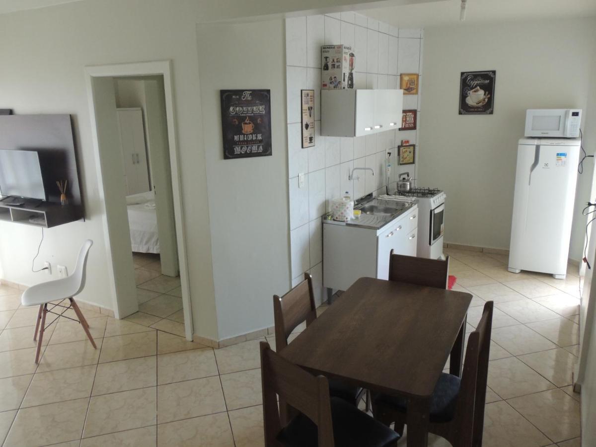 Апартаменты Apartamento Mobiliado Com Garagem Шапеко Экстерьер фото
